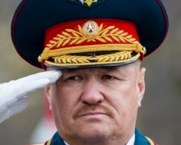 Российский генерал устроил в Донецке митинг (ФОТО)