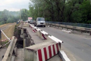 На Полтавщине начали ремонтировать обрушившийся мост