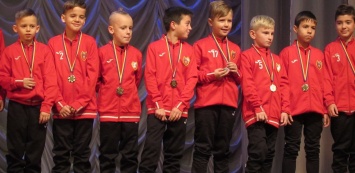 В Запорожье наградили юных футболистов