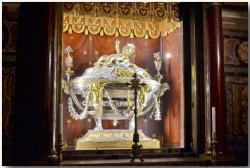 Ясли Иисуса украдены: Предполагаемая кровать Христа была «тайно вывезена из Иерусалима в Рим»