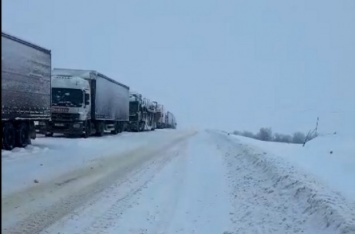 Внимание! Введено ограничение движения на автодорогах Днепропетровской области