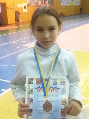 Юная одесситка завоевала бронзовую медаль на чемпионате Украины по фехтованию