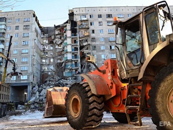 "Живых не ждем". Медики утверждают, что люди, оставшиеся под завалами дома в Магнитогорске могут замерзнуть насмерть