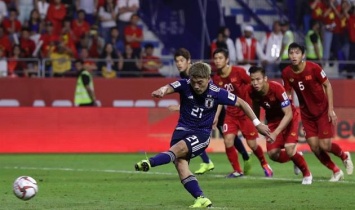 Япония вышла в полуфинал Кубка Азии