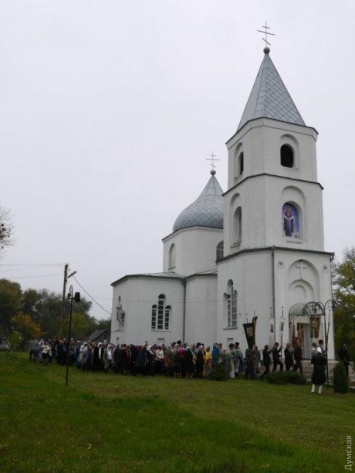 В Одесской области к Православной церкви Украины присоединились верующие целого райцентра - во главе с благочинным
