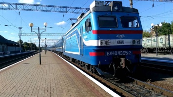 Мальчик залез на крышу поезда и поплатился: детали ЧП в Кропивницком