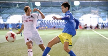 Украинец феерит за Милан - гол-красавец в ворота Динамо, победа на юношеском турнире и Шева-стайл
