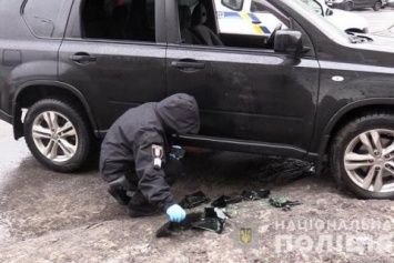 В Киеве грабители отобрали у водителя сумку с $40 тыс. и 350 тыс. гривен