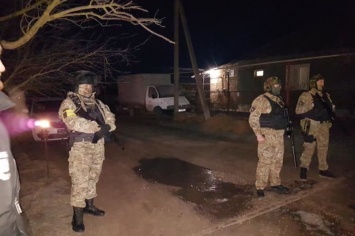 В Крыму проходят очередные обыски в домах крымских татар