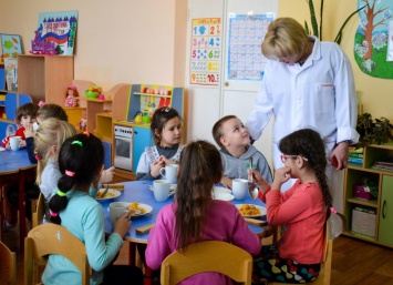 В детских садах и школах Черноморского района проверили качество питания