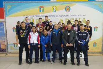 Юные крымские вольники одержали восемь медалей на первенстве ЮФО