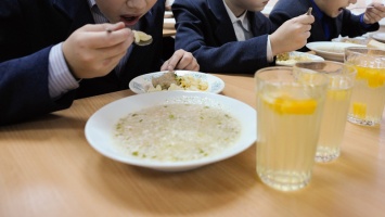 В Киеве усилят контроль за качеством питания в школах