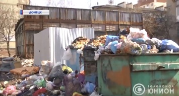 В двух районах Донецка не вывозят мусор