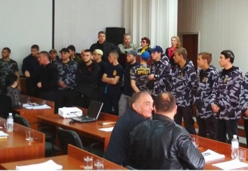 Без синяков: бойцы Национального корпуса сорвали сессию Павлоградского горсовета