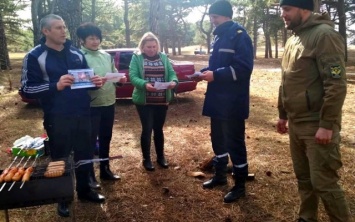 Спасатели напомнили жителям Каховки о правилах пожарной безопасности
