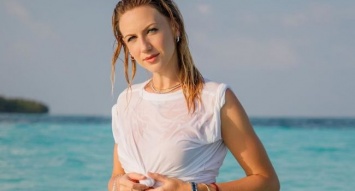 «Слишком пошло»: Леся Никитюк сверкнула голой грудью на отдыхе, порадовав пикантным фото