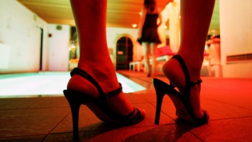 В Киеве две женщины заставили несовершеннолетнюю девочку заниматься проституцией