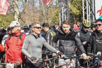 Более двух тысяч велосипедистов вышли на дороги Одессы и области: стартовала «Велосотка - 2019»
