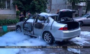 В Павлограде взорвали машину известного кикбоксера