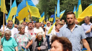 "Свинота устала": украинцы вне себя от ярости, чиновники посягнули на святое