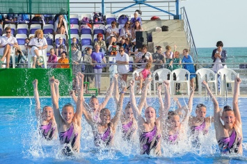 В Евпатории проходит турнир по синхронному плаванию
