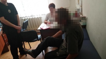 В Павлоградской амбулатории пьяный требовал дать ему сильное обезболивающее
