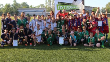 Победителем Кубка по футболу Путилова стала Херсонская гимназия № 1