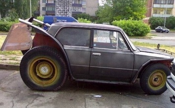В России сделали страшную "Ниву-монстр" с огромными колесами
