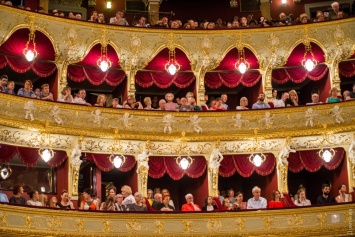 Цюрихский камерный оркестр, красная дорожка и одесская душа: Odessa Classics собрал аншлаг в опере
