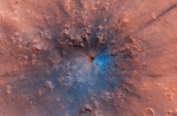 Астрономы показали новообразованный кратер на Марсе