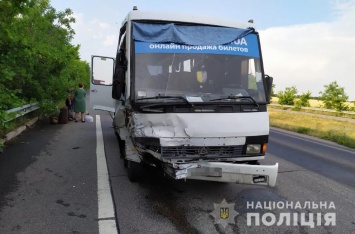 Два Mercedes и автобус. В тройном ДТП под Красноградом погибли муж и жена, ребенок выжил чудом