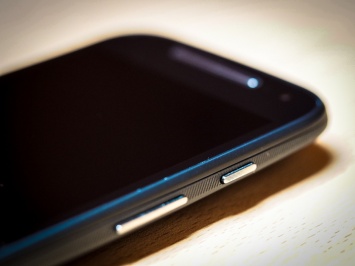 Смартфон Motorola P50 официально представили публике