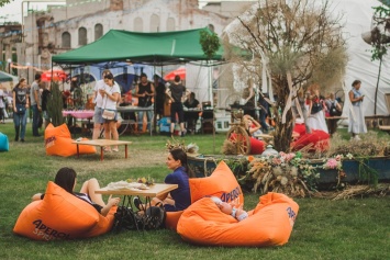 В Харькове состоялся фестиваль флористики и ремесел Ивана Купала (фото)
