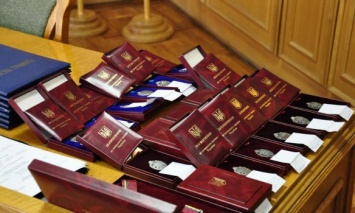 Зеленский орденами и медалями наградил членов нацсборной команды Украины на II Европейских играх