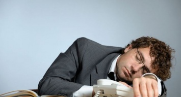 Днем точно не уснете: ученые рассказали о лучших продуктах против дневной сонливости
