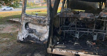 В Киеве на Подоле сожгли авто