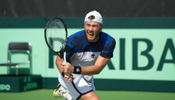 Марченко из-за травмы не смог доиграть матч 3 круга турнира ATP в Кассисе