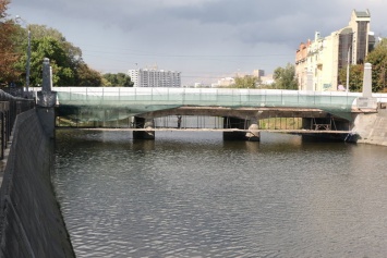 Ремонтируют несколько лет: сколько денег потратили на восстановление моста в центре Харькова, - ФОТО