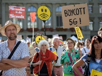 Запуск 5G вызвал массовые протесты в Швейцарии. Люди боятся за свое здоровье