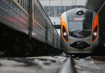 Укрзализныця добавила шесть поездов в честь октябрьских праздников: график движения