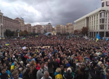 Главное за воскресенье, 6 октября: протесты на Майдане, новый пенсионный возраст, смерть Заворотнюк, заснеженная Украина и свадьба Круг