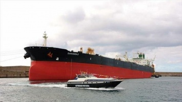 У берегов Саудовской Аравии взорвался иранский танкер: что об этом известно