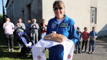 Американская астронавтка с украинскими корнями приехала к семье