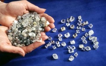 В Украине будут добывать алмазы на месте падения метеорита
