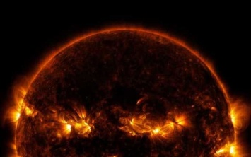 Пылающая тыква: NASA опубликовало жуткое фото Солнца к Хэллоуину