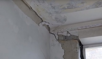 В Верхнеднепровске разваливается дом