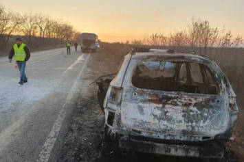 Пожар в Полтавской области: фура раздавила автомобиль патрульной полиции