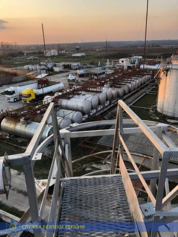 СБУ разоблачила подпольных производителей топлива, которые нанесли 5 миллионов евро ущерба государству