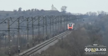 Появилось видео испытания нового украинского поезда, который будет курсировать в аэропорт "Борисполь"
