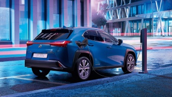 Lexus показал свой дебютный электромобиль UX 300e (ФОТО)